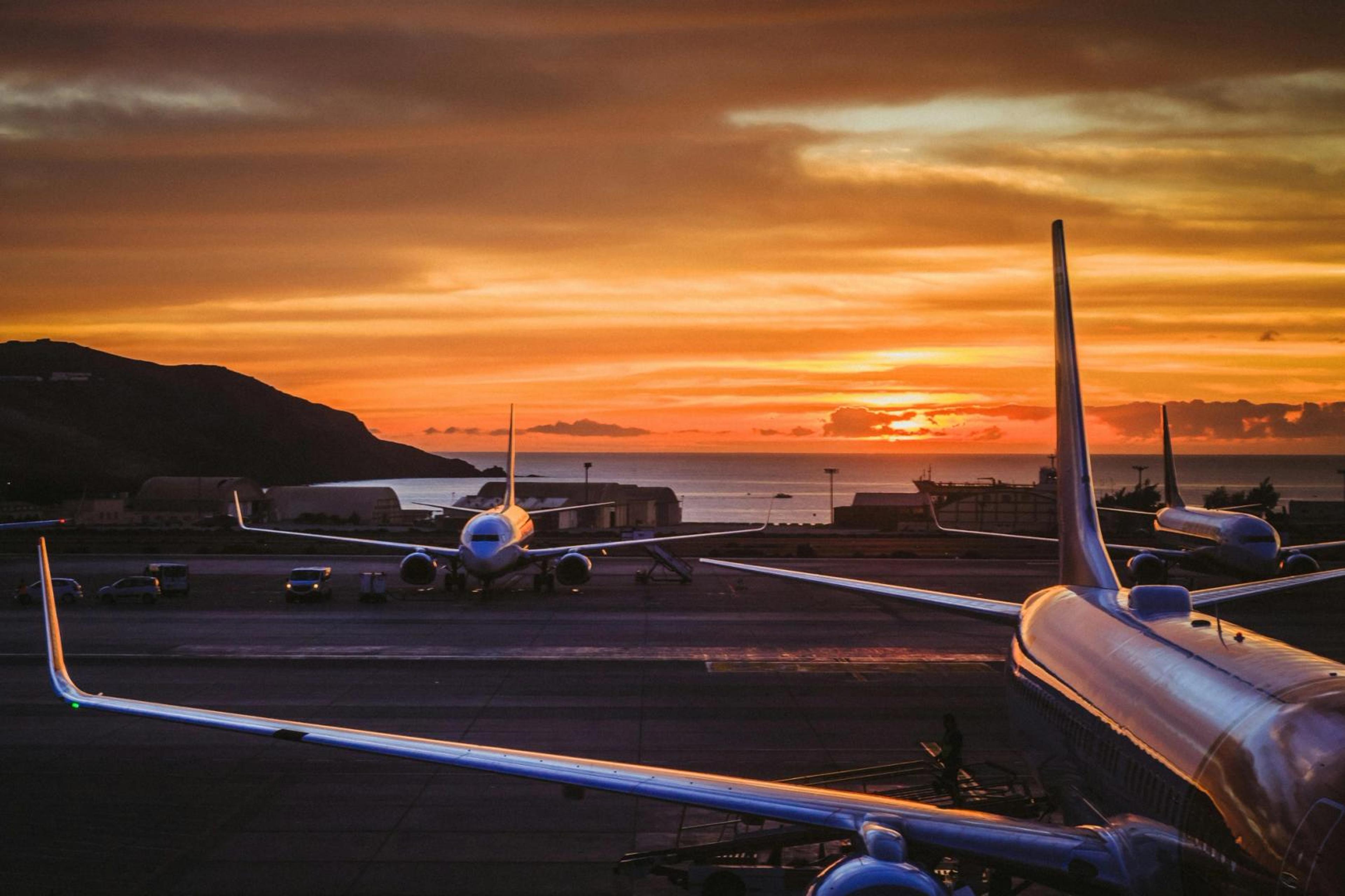 FlightAware Sues Kalshi Over Flight Cancellation Bets