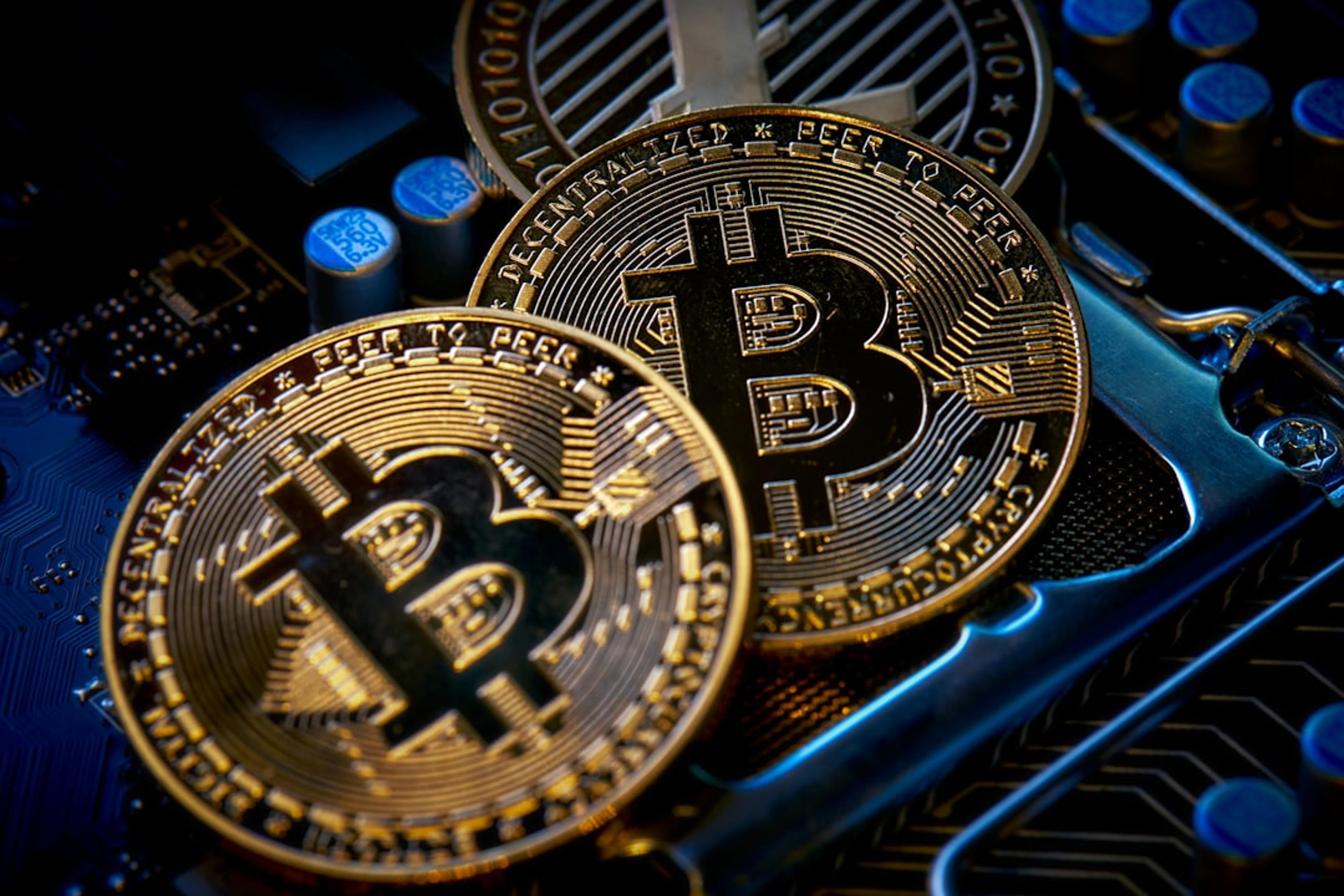 CLARITY Act Falls, Enforcement Rises: Crypto's Regulatory Week